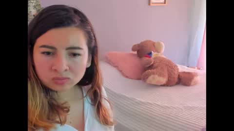 Snapshot of laracat18 chatting on May 12, 2026, 5:21 pm Lara online show from May 12, 2026, 5:21 pm