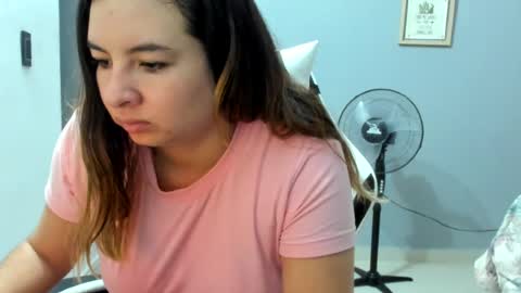 Snapshot of laracat18 chatting on July 10, 2026, 9:56 am Lara online show from July 10, 2026, 9:56 am
