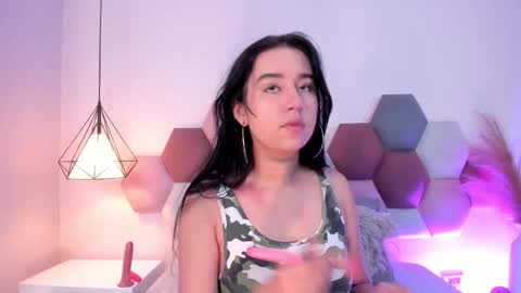 Snapshot of laragoldd chatting on December 3, 2025, 12:51 am Lara Gold online show from December 3, 2025, 12:51 am