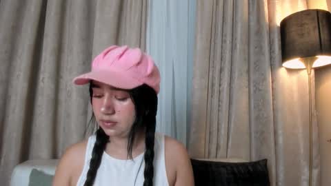 Snapshot of laragoldd chatting on December 23, 2025, 12:52 am Lara Gold online show from December 23, 2025, 12:52 am