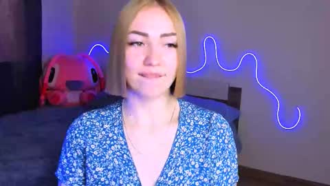 Snapshot of larakrein_lk chatting on September 15, 2025, 11:10 am LaraKrein lk online show from September 15, 2025, 11:10 am