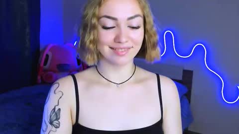 Snapshot of larakrein_lk chatting on September 22, 2025, 2:19 pm LaraKrein lk online show from September 22, 2025, 2:19 pm
