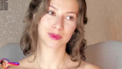 Lara  online show from October 21, 2025, 1:45 pm