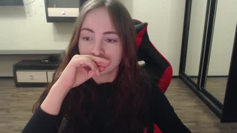 Laralianna online show from February 5, 2025, 5:53 pm