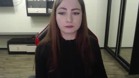 Laralianna online show from March 2, 2025, 4:42 pm