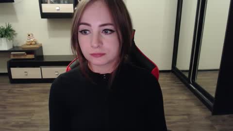 Laralianna online show from September 15, 2025, 2:06 pm