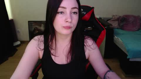 Laralianna online show from April 17, 2026, 10:29 am