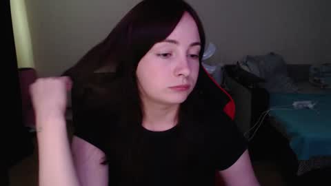 Laralianna online show from July 2, 2026, 12:33 pm