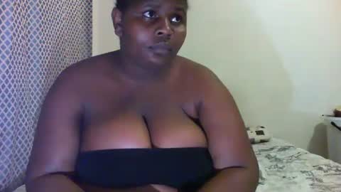 laralovex online show from December 3, 2024, 6:49 pm