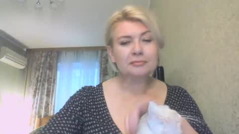 laramrs online show from October 25, 2025, 1:51 pm