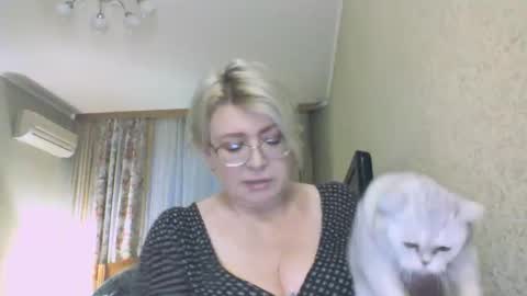 laramrs online show from November 22, 2025, 1:54 pm