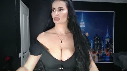 laras_moans online show from June 28, 2026, 8:09 am