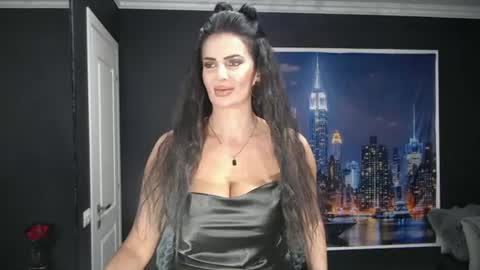laras_moans online show from July 12, 2026, 6:59 am