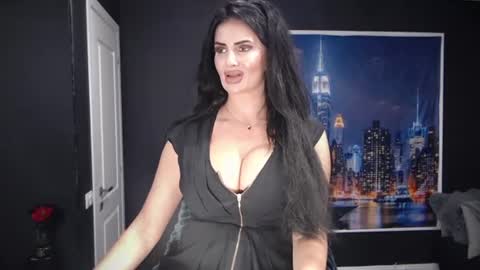 laras_moans online show from July 15, 2026, 10:31 am