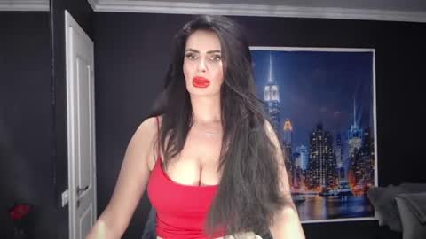 laras_moans online show from July 17, 2026, 8:43 am