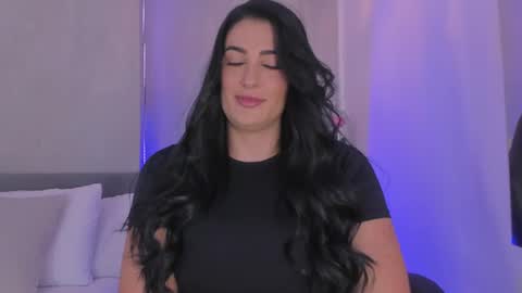 Laura online show from July 3, 2026, 8:15 pm