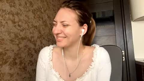 Snapshot of lareebuggie chatting on July 10, 2026, 5:23 am Eva online show from July 10, 2026, 5:23 am