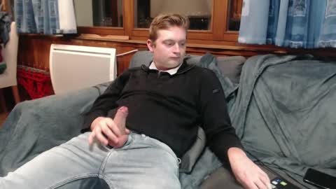 largebit17 online show from January 6, 2025, 6:31 pm