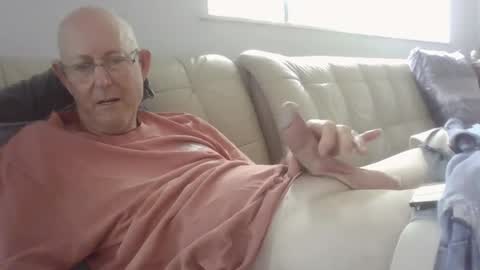 largerthan-   say hi on entry online show from January 15, 2026, 3:11 am