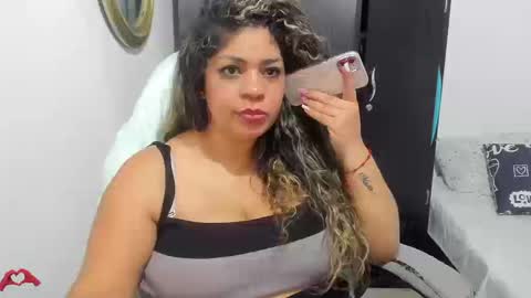 laris_park online show from March 12, 2026, 11:44 pm