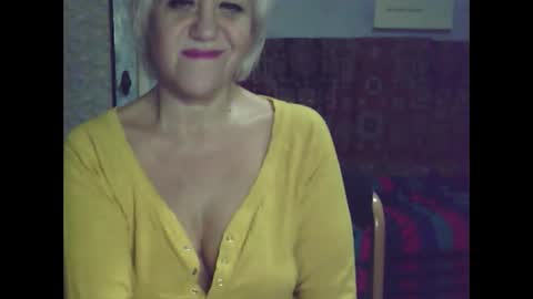 larisaq4ugo24 online show from January 24, 2025, 9:15 pm