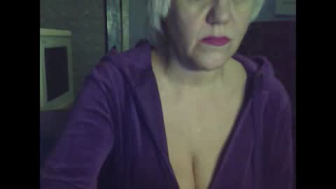 larisaq4ugo24 online show from February 22, 2025, 9:15 pm