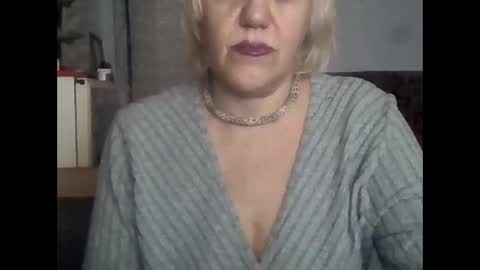 larisaq4ugo24 online show from January 12, 2026, 12:32 pm