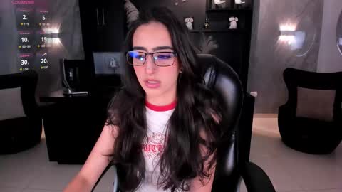 Larisa Smirnov online show from February 19, 2026, 3:35 am