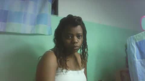 larissa645771 online show from October 24, 2025, 6:37 pm