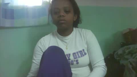 larissa645771 online show from November 21, 2025, 10:25 am