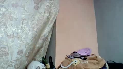 larissa645771 online show from May 13, 2026, 8:55 am