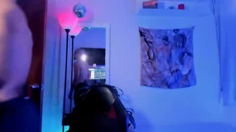 larry_stewart online show from June 22, 2026, 12:24 am