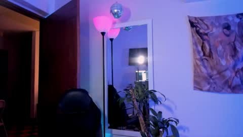 larry_stewart online show from July 13, 2026, 2:03 am
