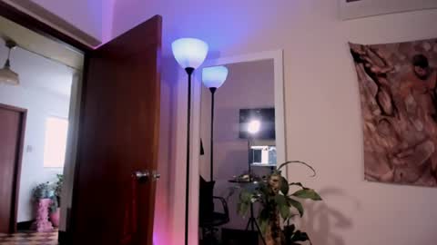 larry_stewart online show from August 6, 2026, 9:06 pm