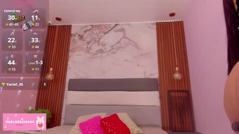 Snapshot of larsonmia chatting on February 27, 2026, 12:27 pm MIA online show from February 27, 2026, 12:27 pm