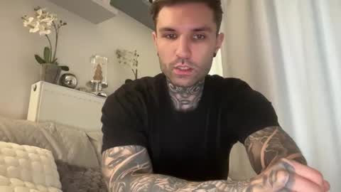 larsskeet online show from December 18, 2025, 10:54 am