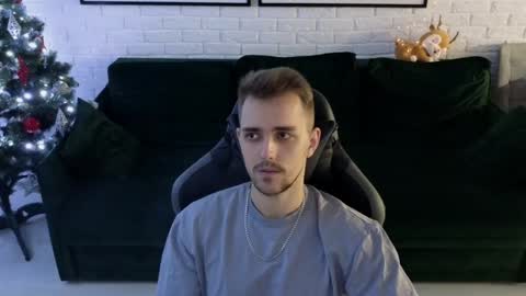 Snapshot of larstar01 chatting on December 7, 2024, 1:14 am Lars online show from December 7, 2024, 1:14 am