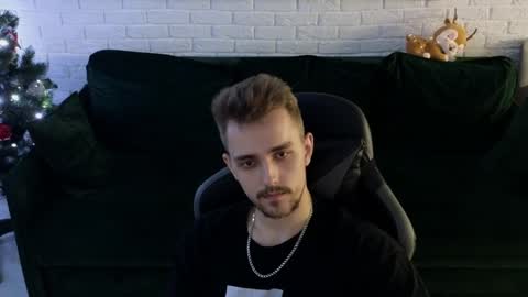 Snapshot of larstar01 chatting on December 11, 2024, 5:32 am Lars online show from December 11, 2024, 5:32 am