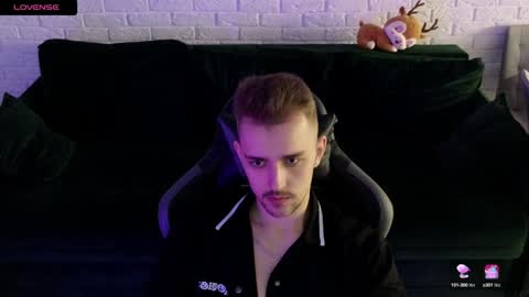 Snapshot of larstar01 chatting on January 8, 2025, 4:23 am Lars online show from January 8, 2025, 4:23 am