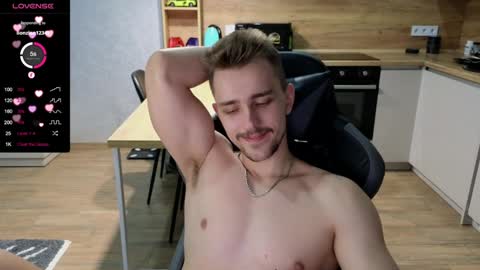 Snapshot of larstar01 chatting on January 19, 2025, 12:06 am Lars online show from January 19, 2025, 12:06 am