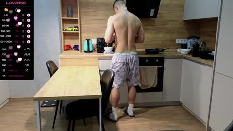 Snapshot of larstar01 chatting on February 8, 2025, 5:39 pm Lars online show from February 8, 2025, 5:39 pm