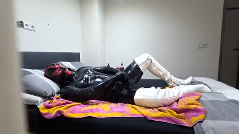 latex boy 38 online show from June 20, 2026, 1:47 pm