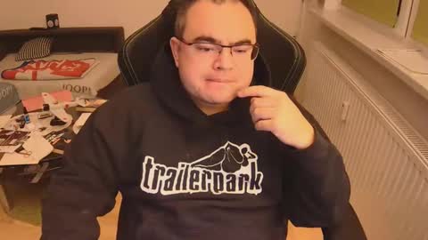 latexboy893 online show from November 18, 2025, 6:56 pm