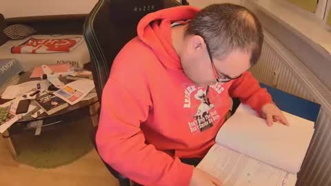 latexboy893 online show from December 4, 2025, 5:10 pm