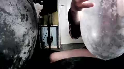 Snapshot of latexchris77 chatting on February 10, 2026, 1:37 pm latexchris77 online show from February 10, 2026, 1:37 pm