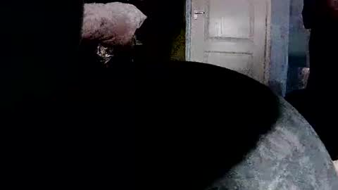 latexchris77 online show from April 1, 2026, 7:42 am