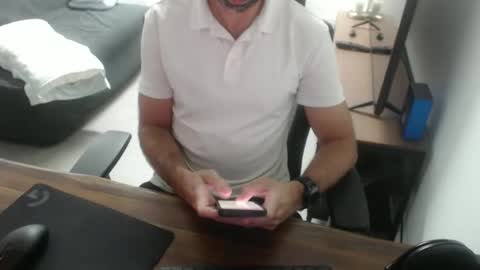 latexdave84 online show from February 10, 2026, 10:19 am