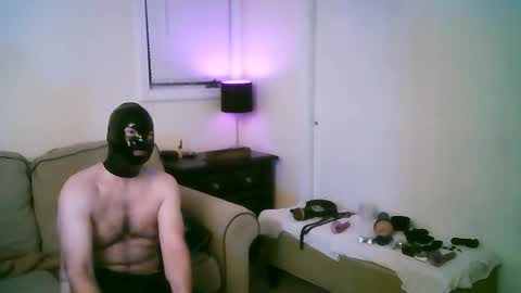 Snapshot of latexminheadroom chatting on January 19, 2026, 6:28 am latexminheadroom online show from January 19, 2026, 6:28 am