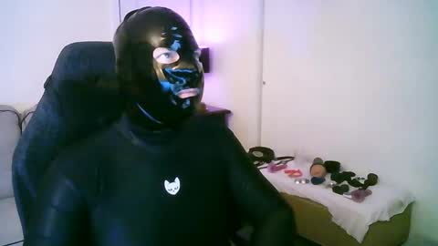 latexminheadroom online show from May 17, 2026, 1:25 am