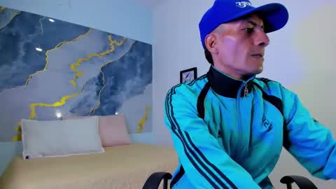 crissex  online show from October 20, 2025, 12:27 pm